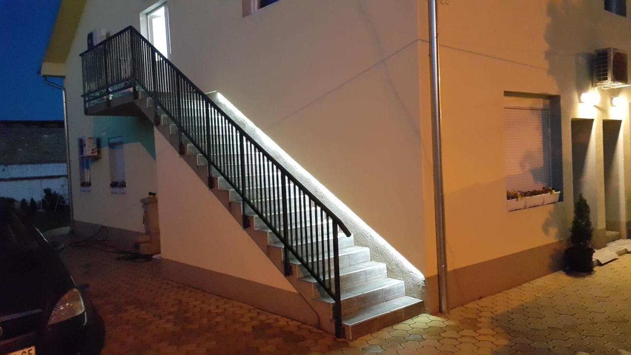 Zen Apartmani Novi Sad Exteriör bild